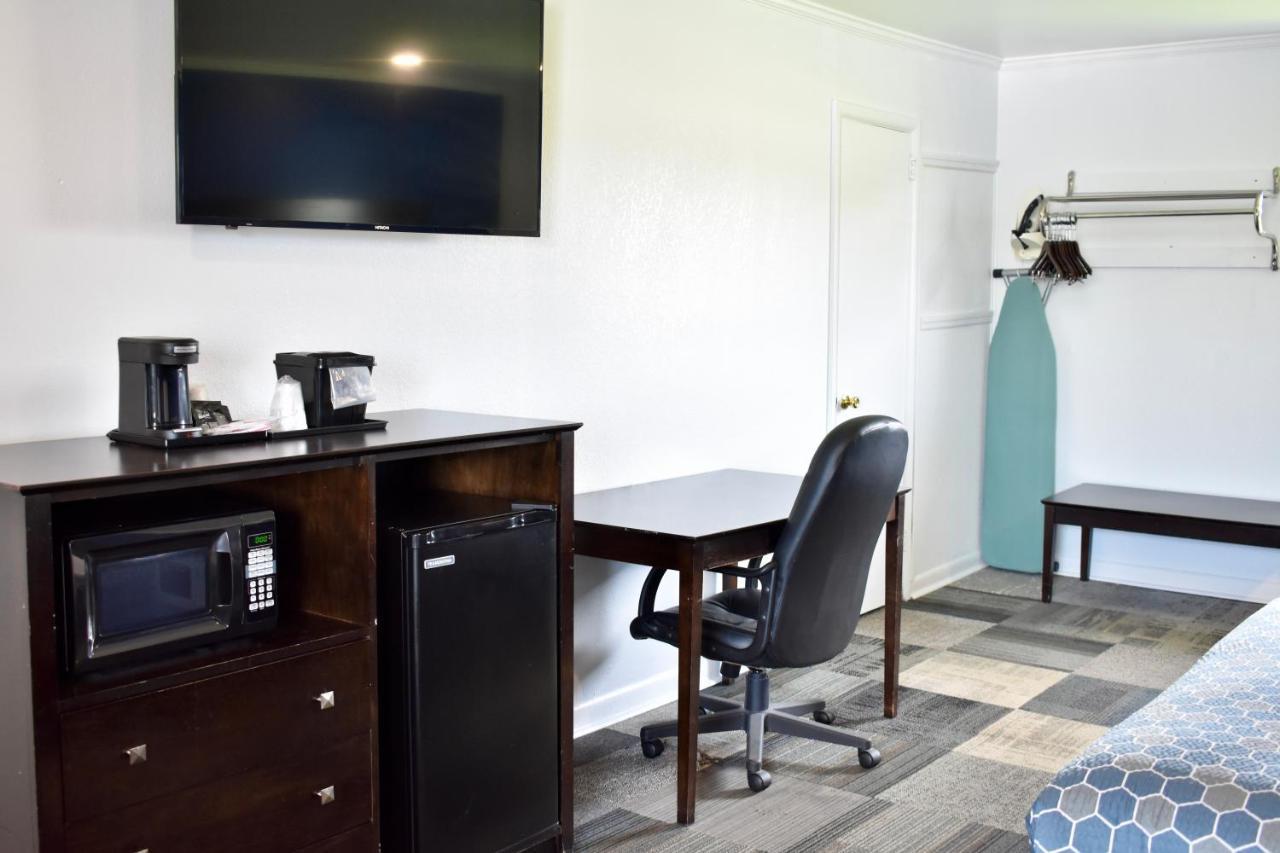 Rodeway Inn Swainsboro Екстер'єр фото