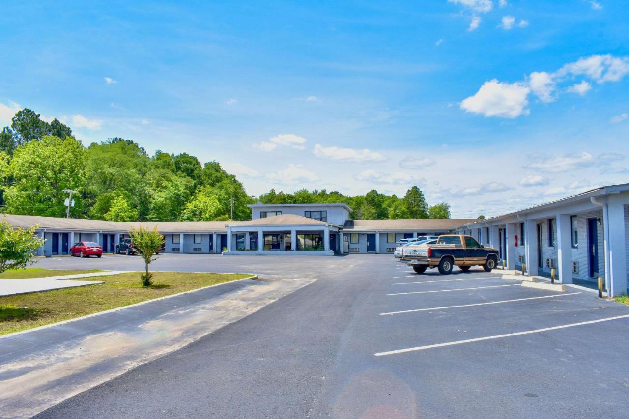 Rodeway Inn Swainsboro Екстер'єр фото