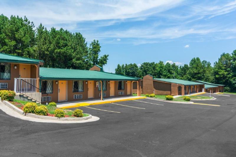 Rodeway Inn Swainsboro Екстер'єр фото
