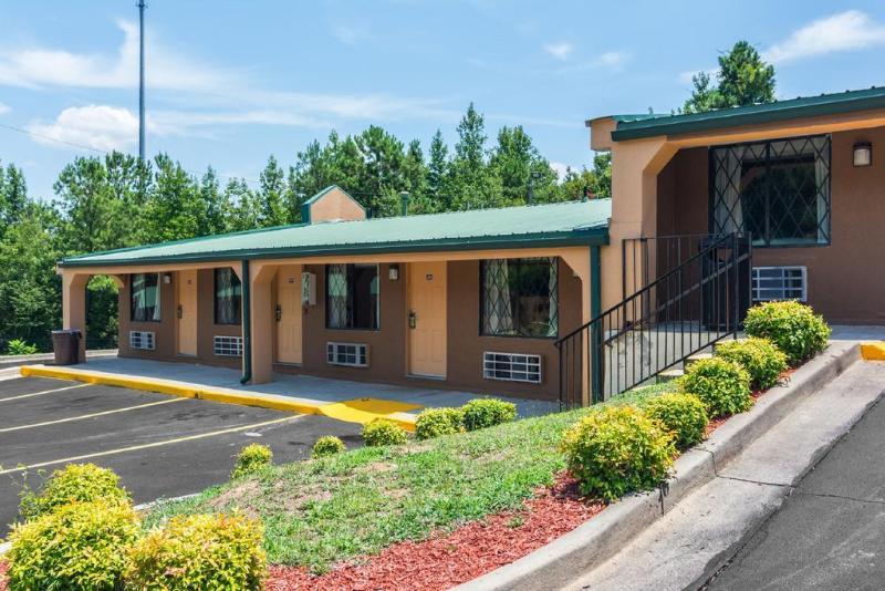 Rodeway Inn Swainsboro Екстер'єр фото