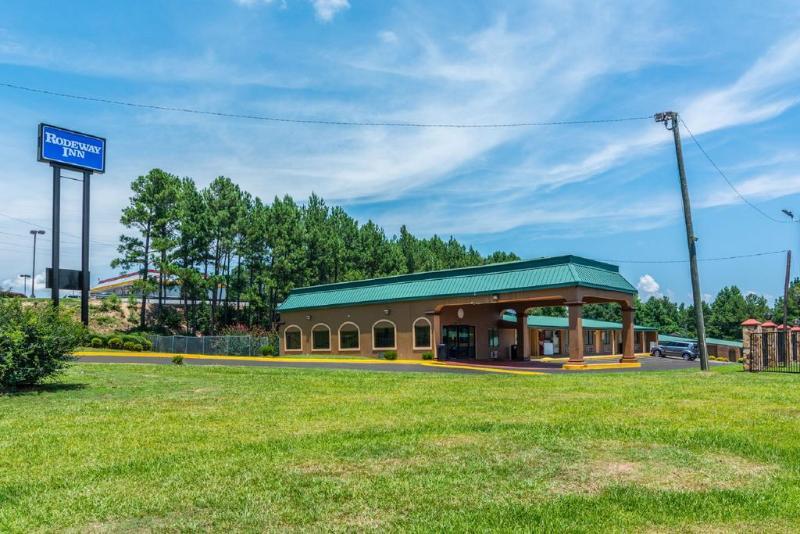 Rodeway Inn Swainsboro Екстер'єр фото