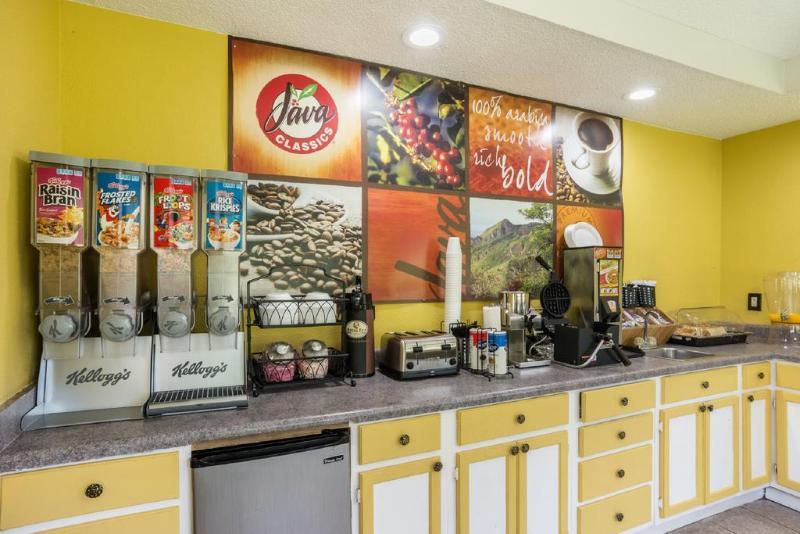 Rodeway Inn Swainsboro Екстер'єр фото