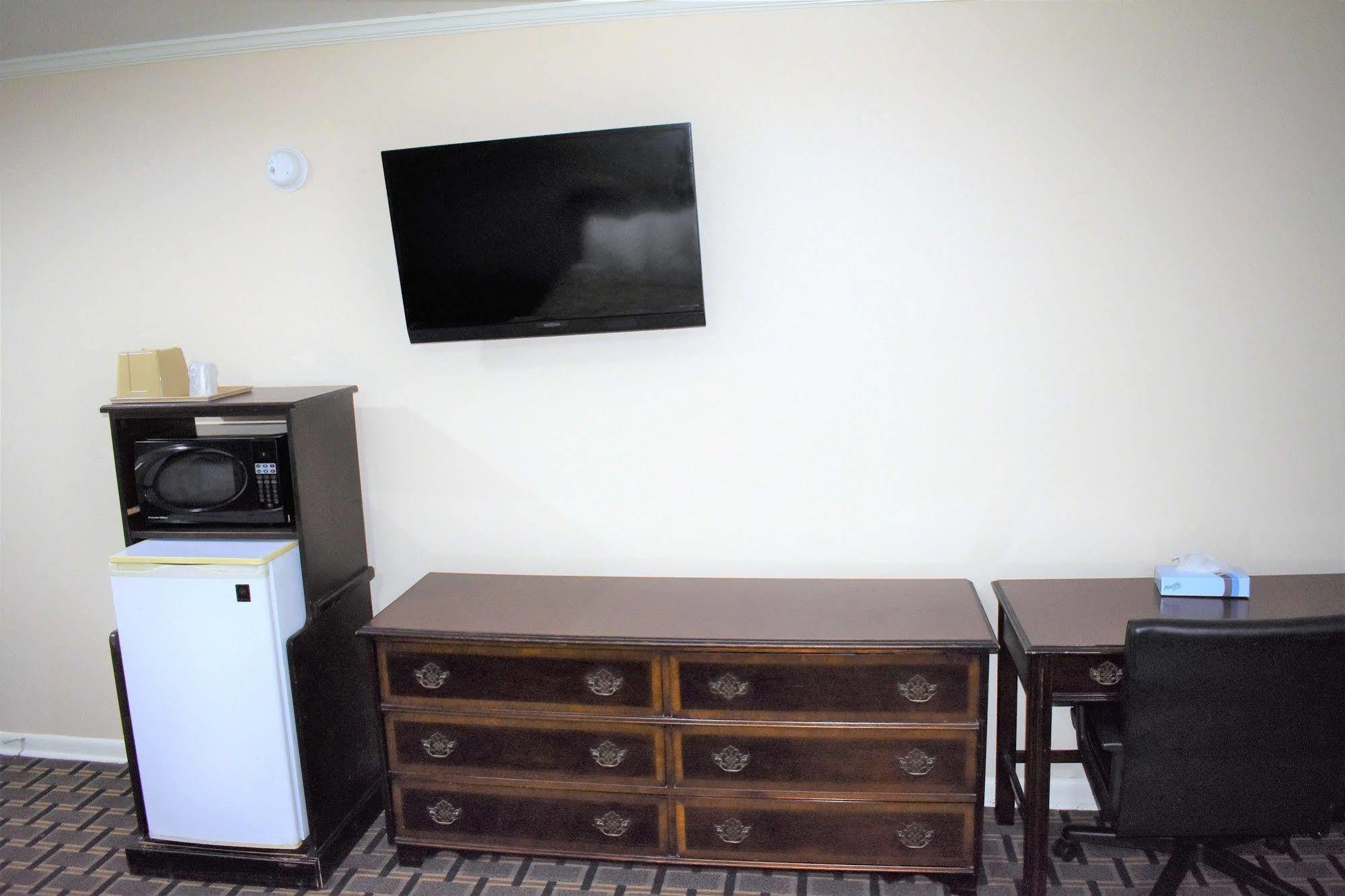 Rodeway Inn Swainsboro Екстер'єр фото