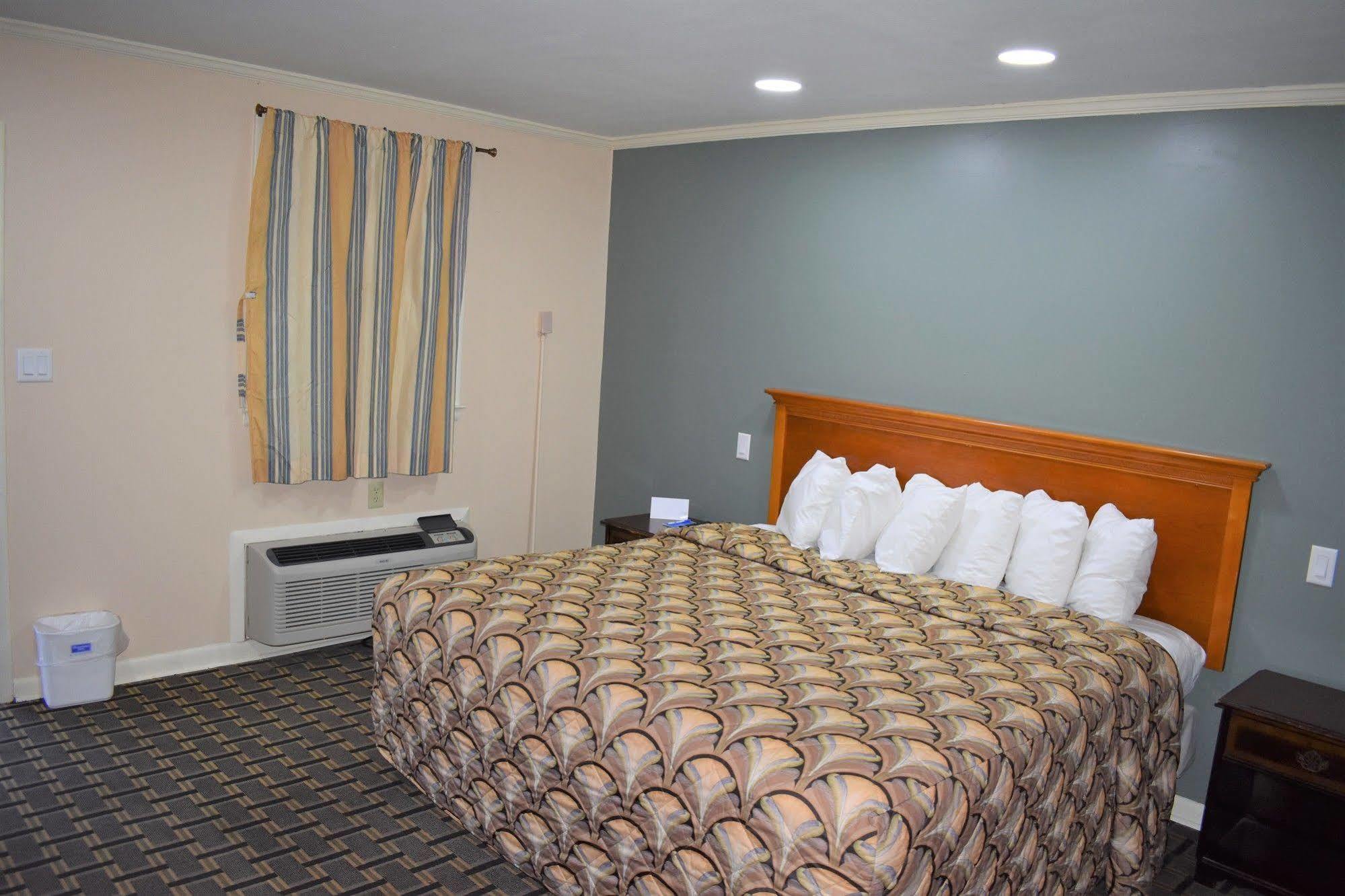 Rodeway Inn Swainsboro Екстер'єр фото