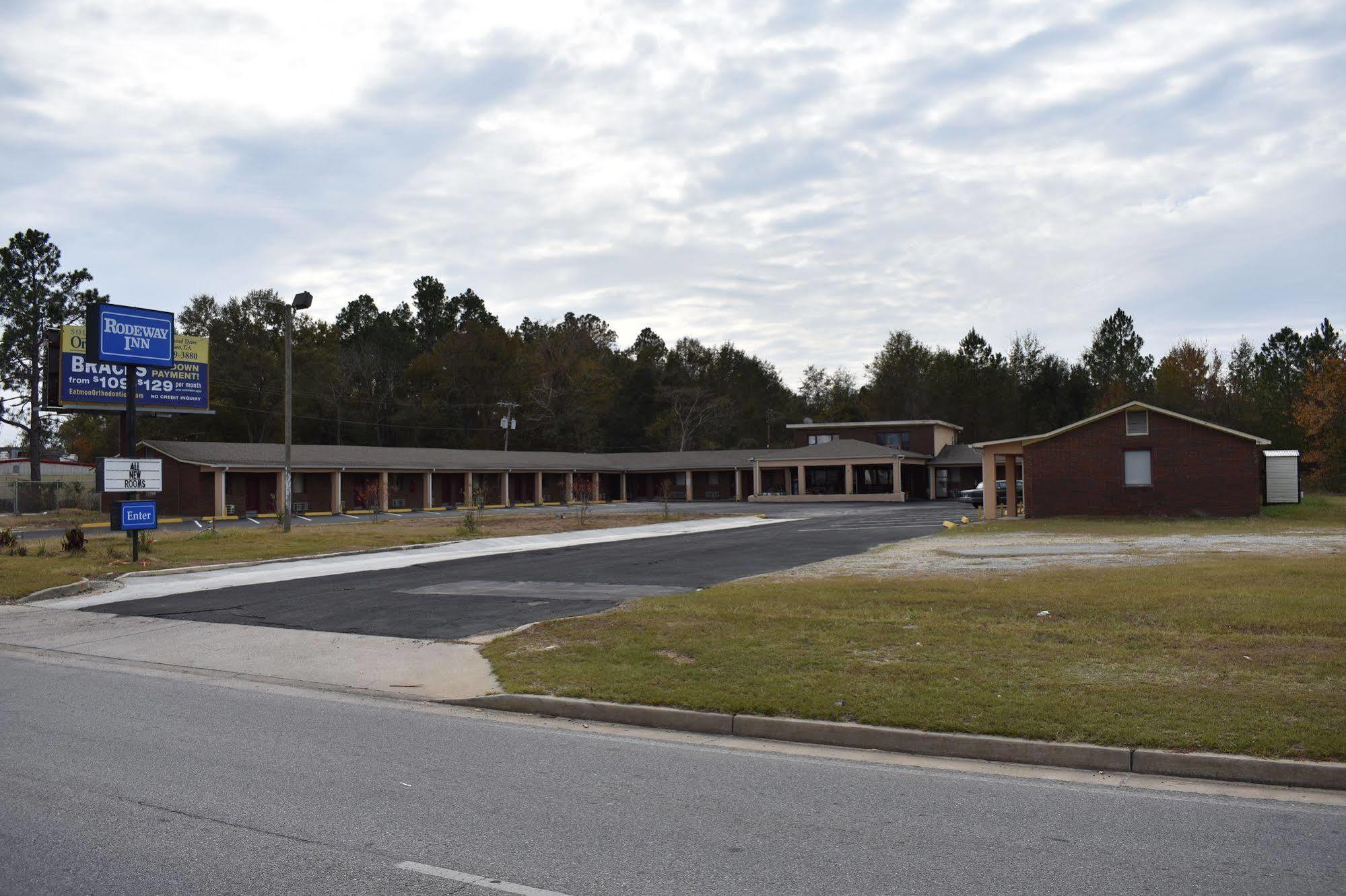 Rodeway Inn Swainsboro Екстер'єр фото
