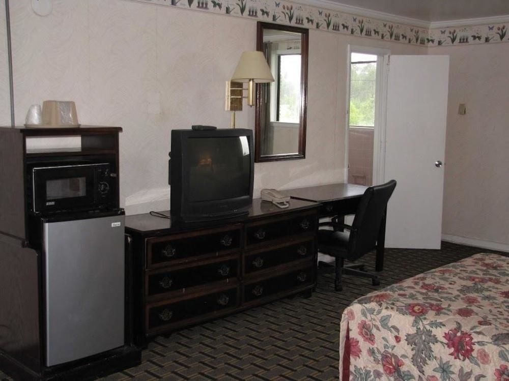 Rodeway Inn Swainsboro Екстер'єр фото