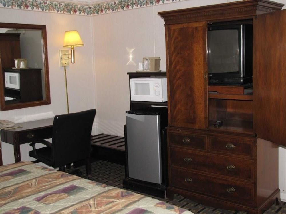 Rodeway Inn Swainsboro Екстер'єр фото