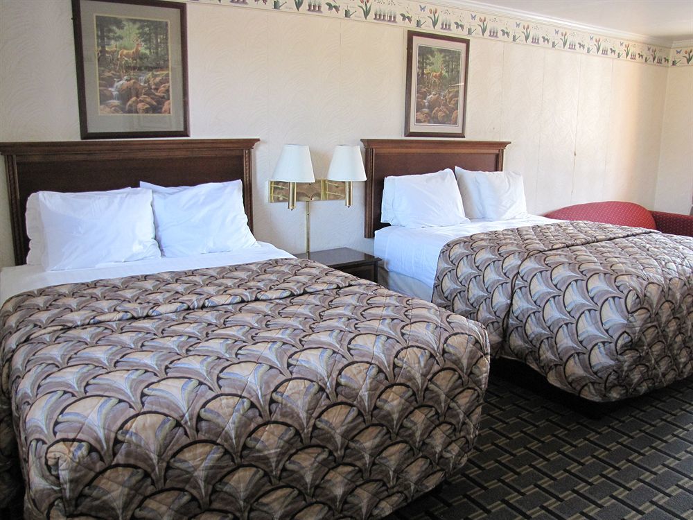 Rodeway Inn Swainsboro Екстер'єр фото